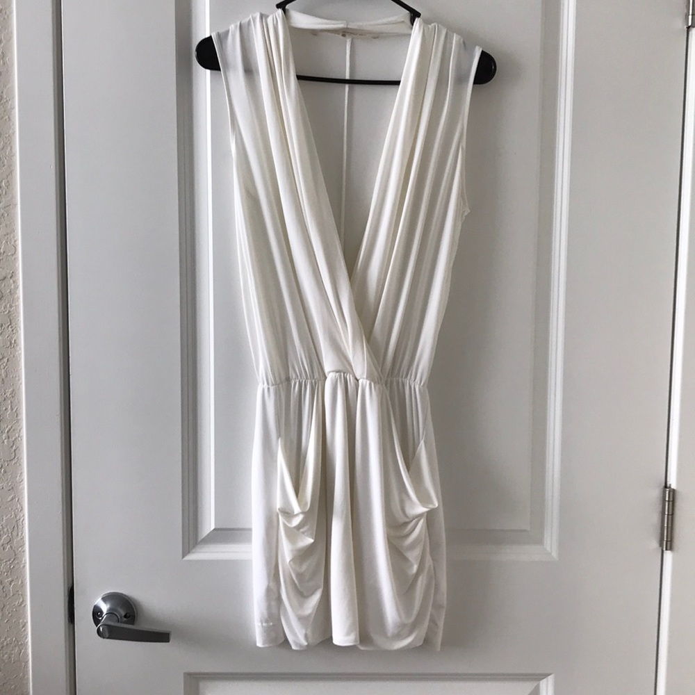 Rachel Roy White Above the knee plunge dress